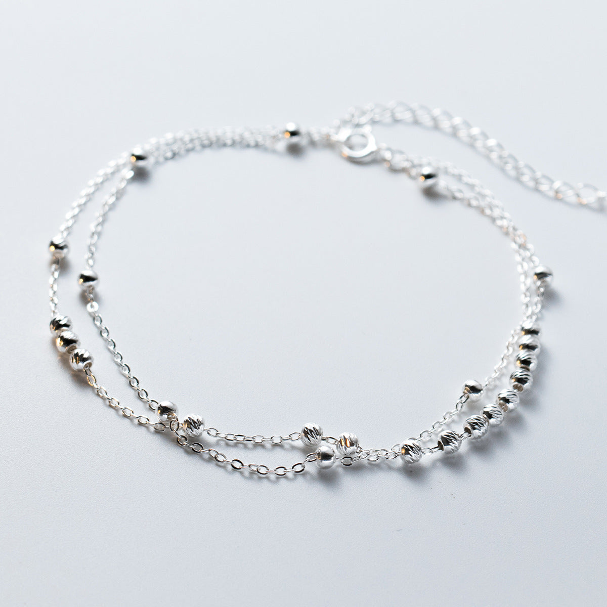 Hellvi – Anklet with double chains and small beads