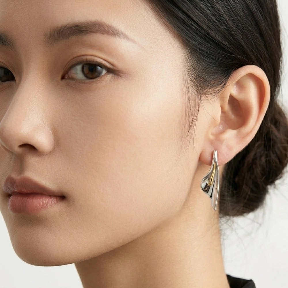 Forma – Bold sculptural statement earrings