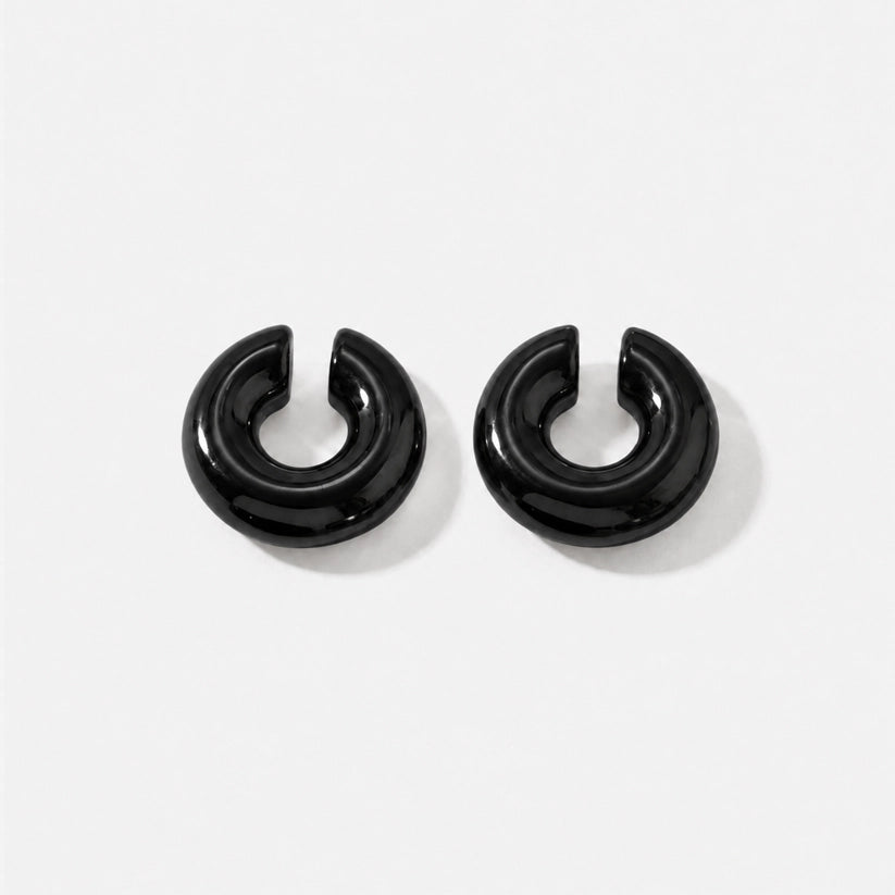 Statement – Bold earrings & ear cuffs