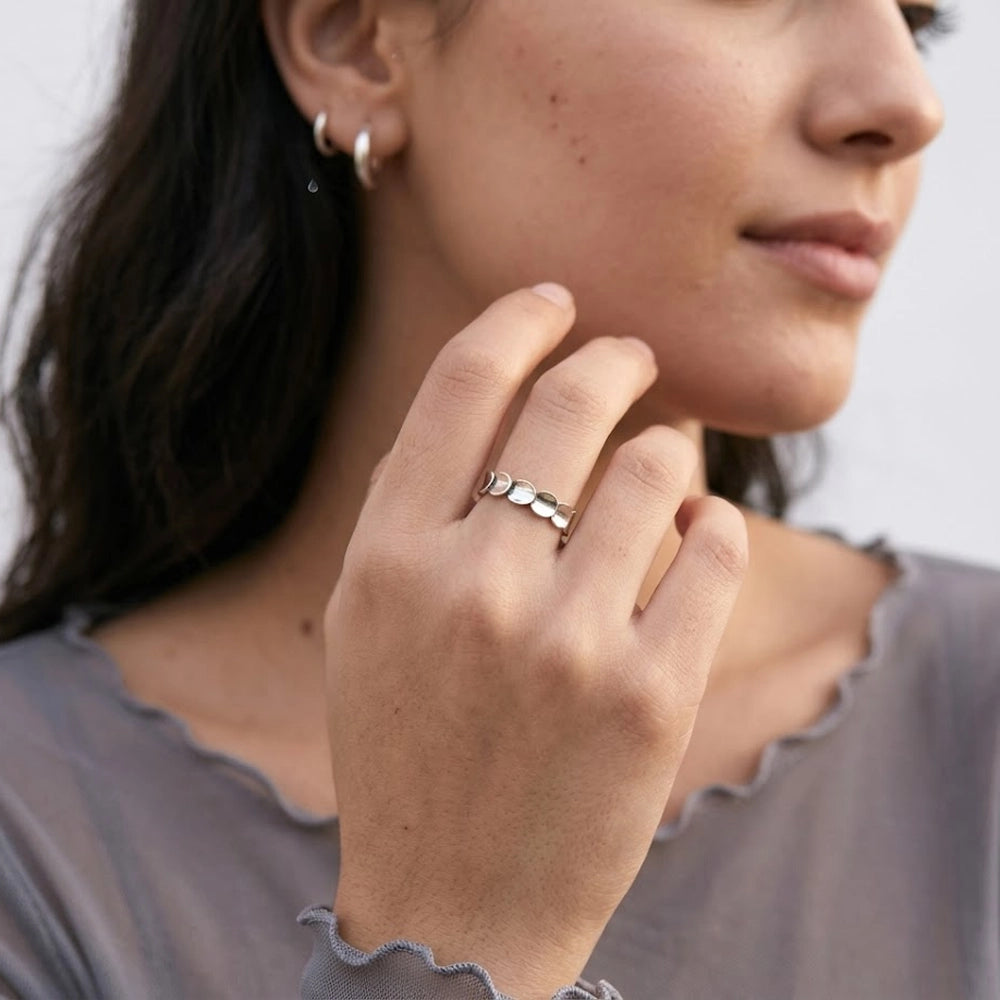 Vilja - Verstellbarer Ring mit ineinander greifenden Kreisen