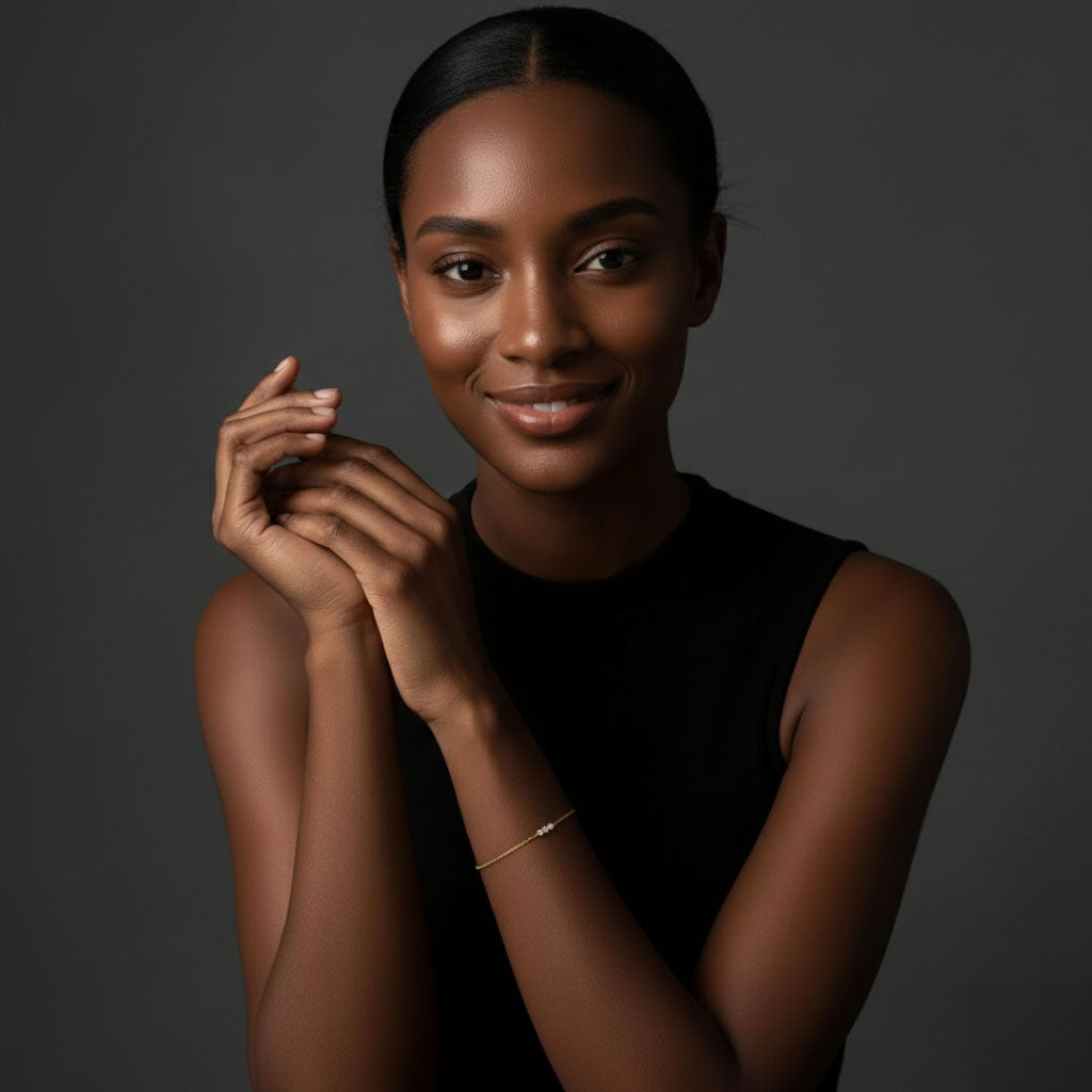 Estrid – Bracelet with three small stones