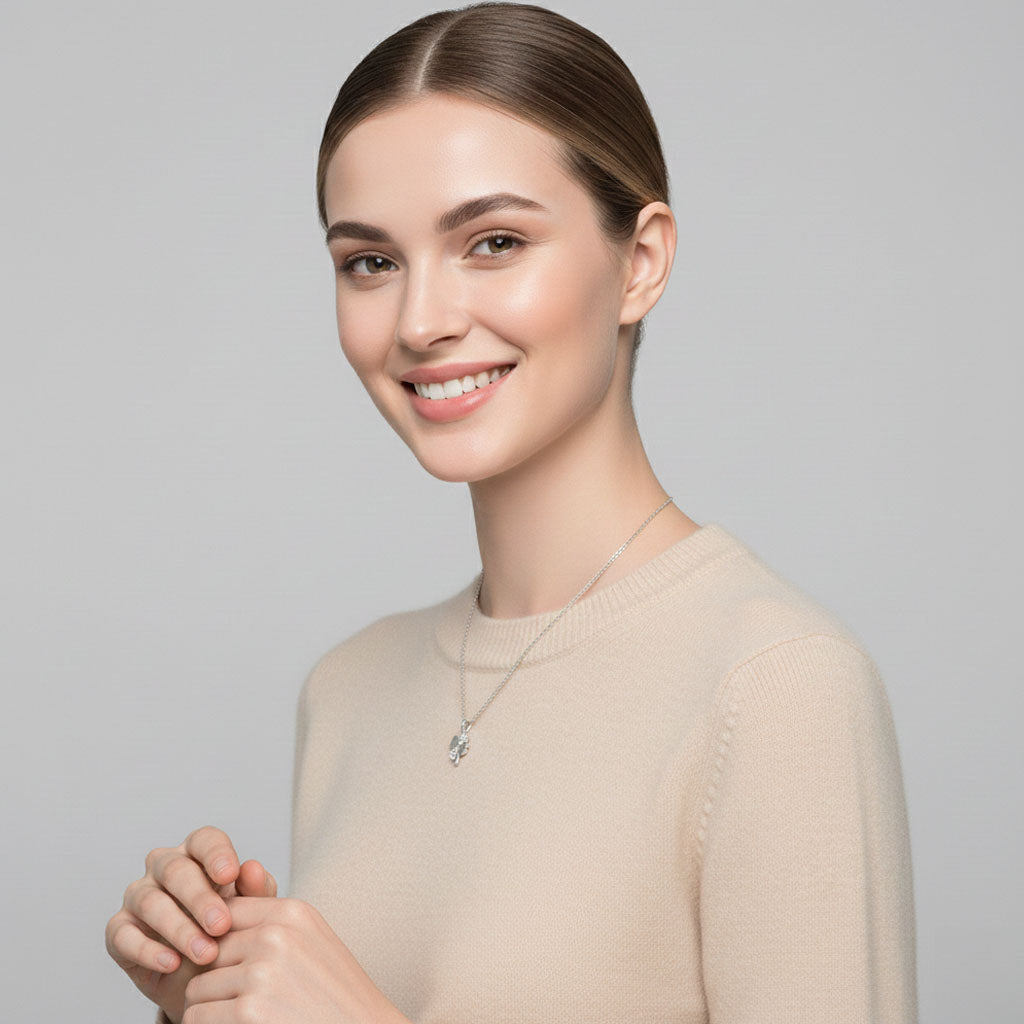 Felice - Halskette mit funkelndem vierblättrigem Kleeblatt-Anhänger