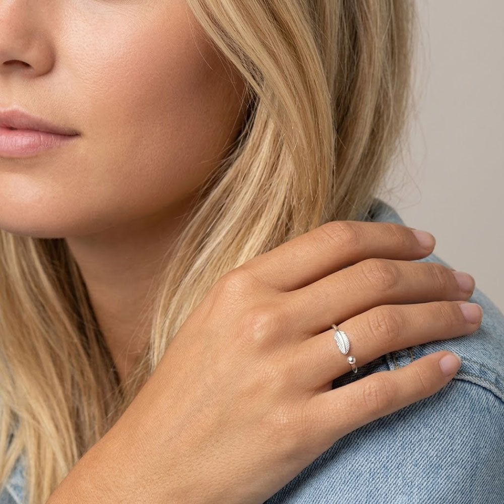 Feather - Verstellbarer Ring mit Feder-Detail