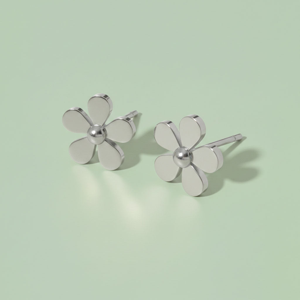 Floral Dreams – Stud earrings with floral design