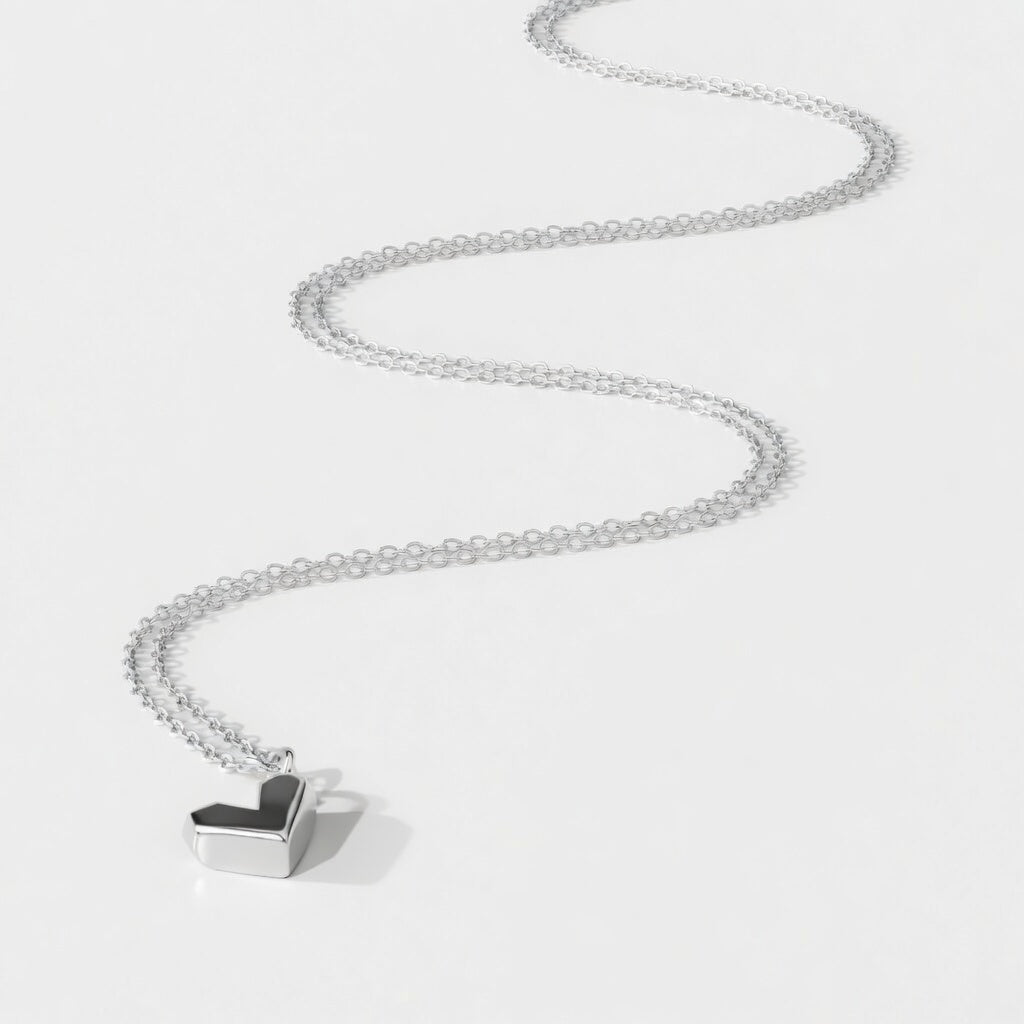 Billie – Necklace with small heart pendant
