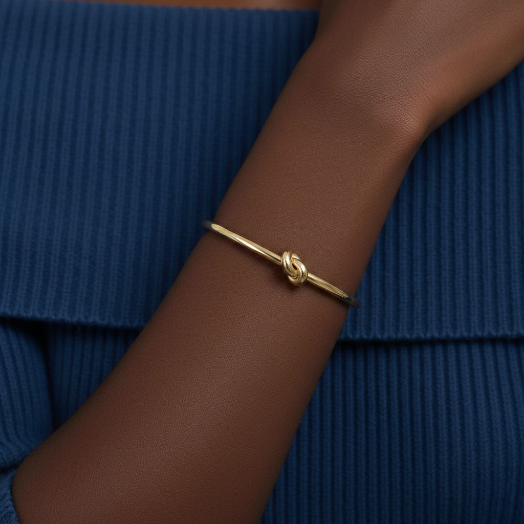 Knot – Cuff bracelet with modern knot design