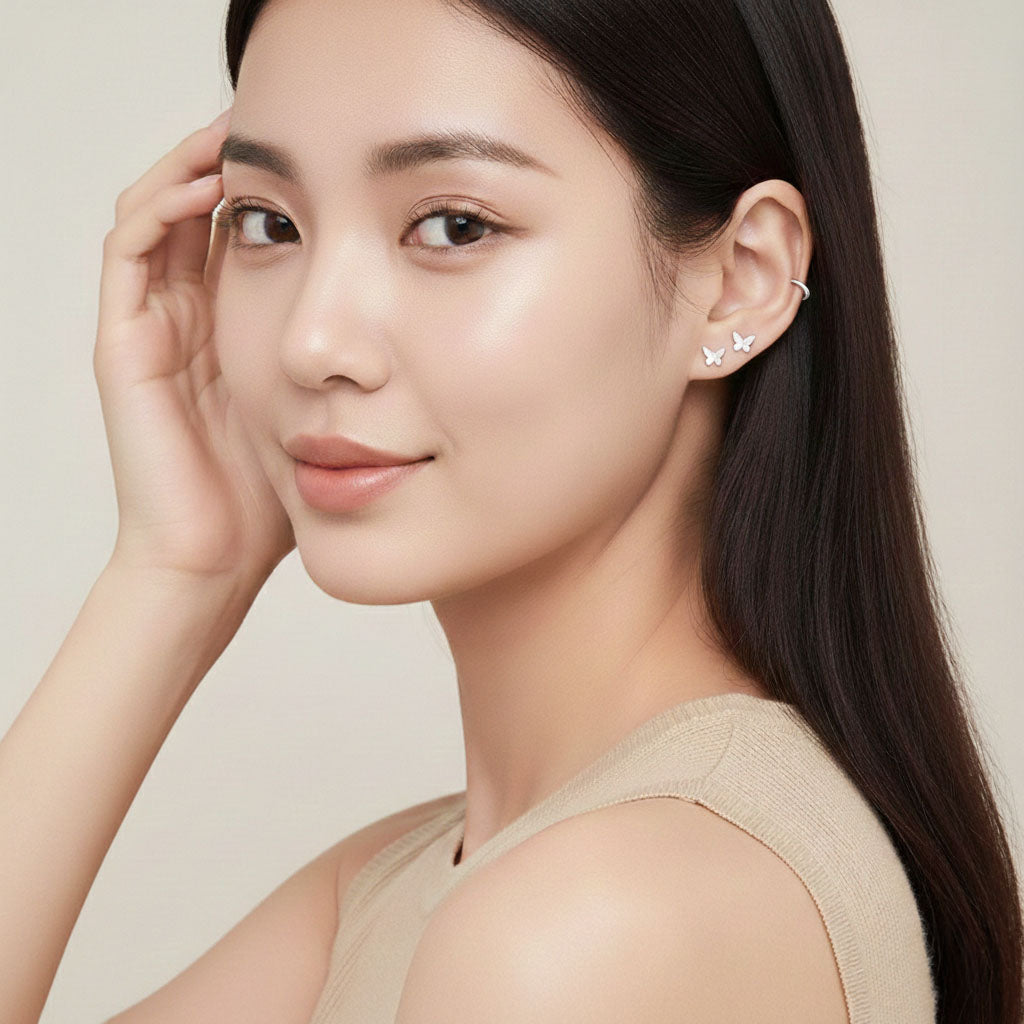 Little Wings – Small stud earrings with butterfly