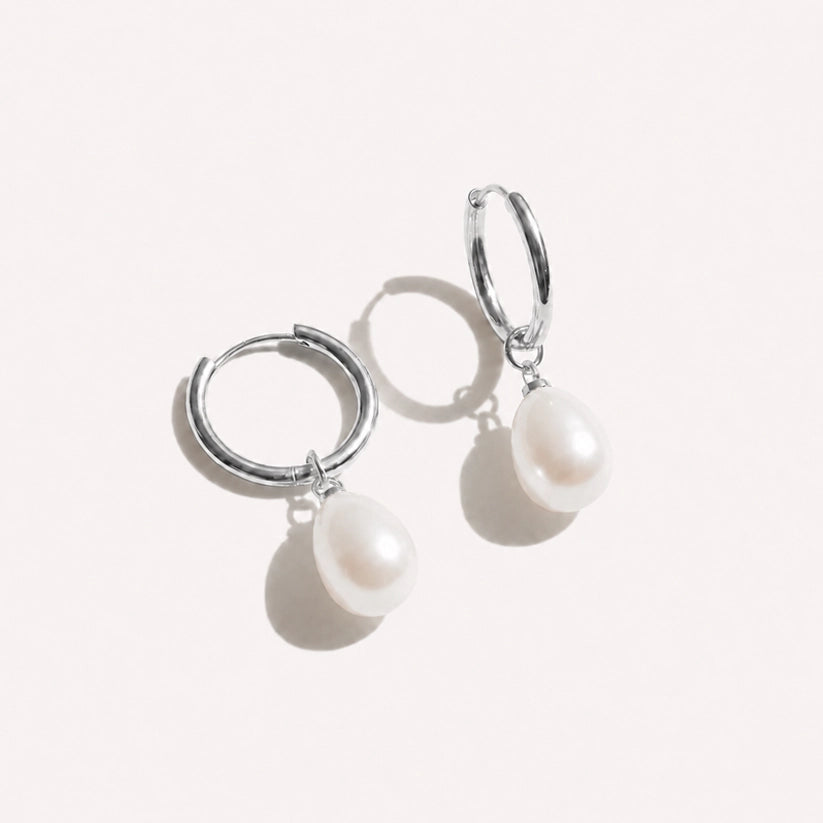 Lumo Pearl – Minimalist pearl earrings