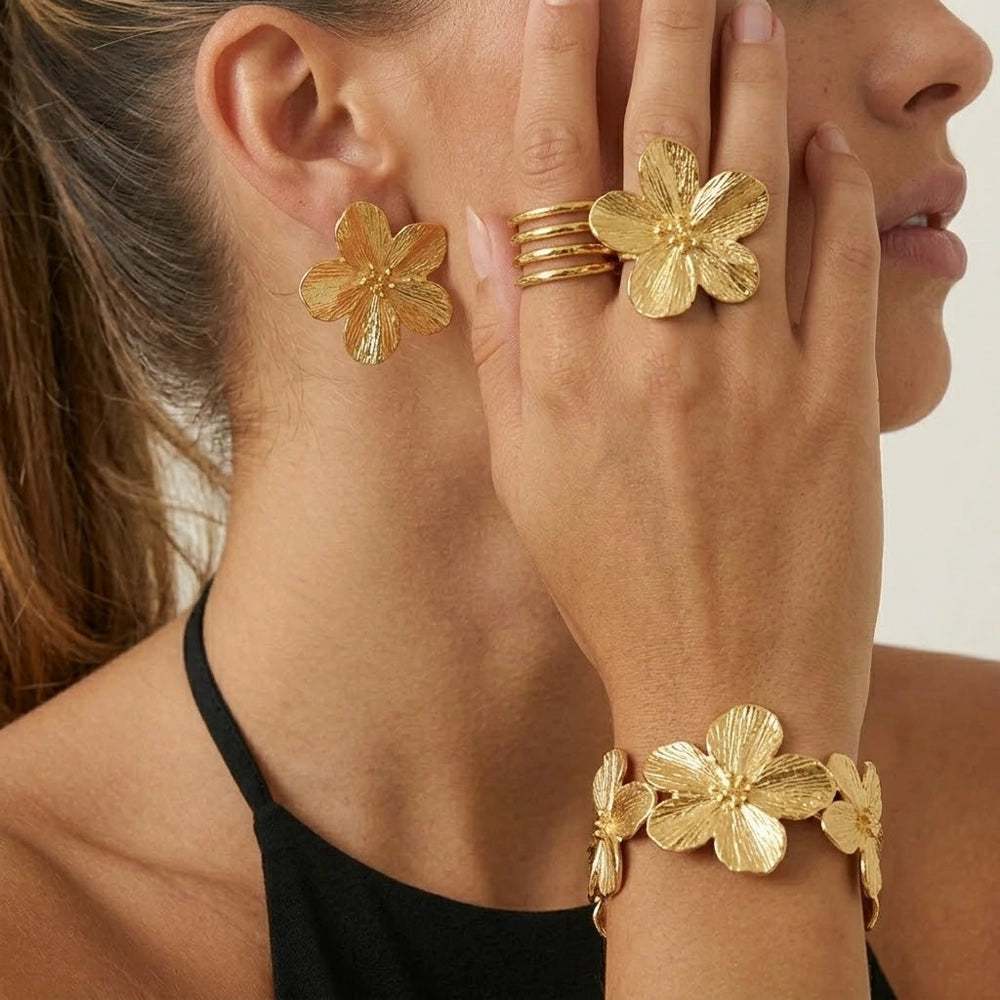 Magnolia – Bangle with large flowers