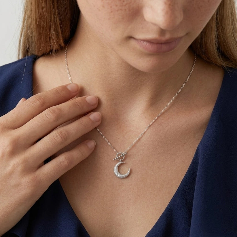 Mystic Moon – Necklace with moon motif