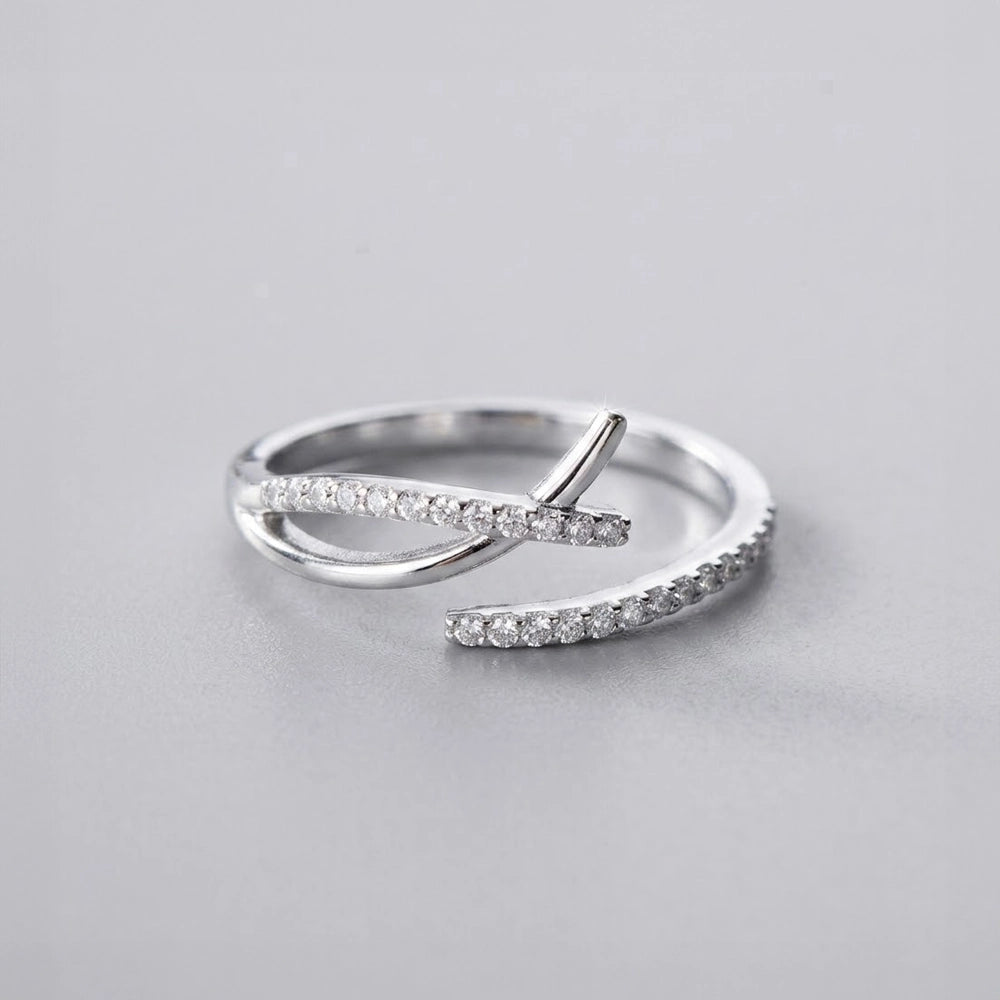 Sivra – Adjustable ring featuring curvy design
