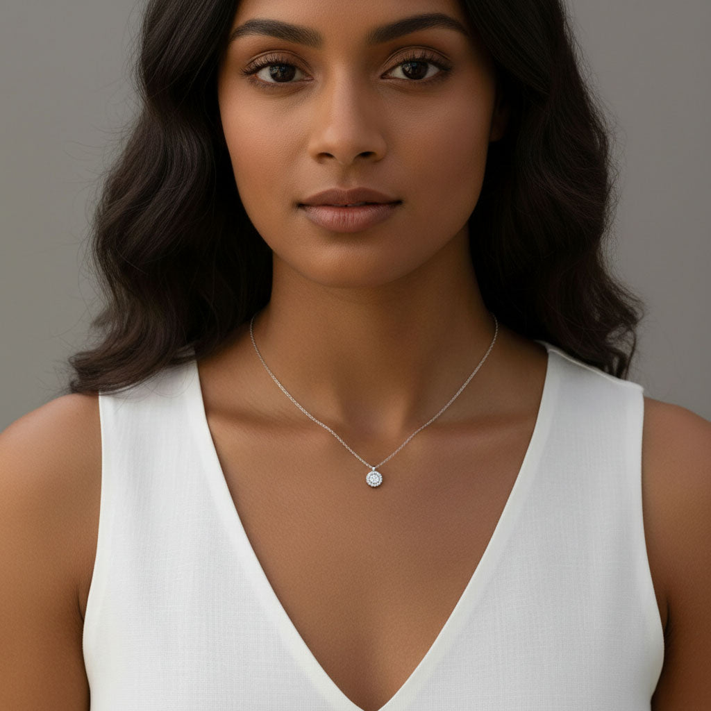 Smilla – Halskette mit funkelndem Anhänger