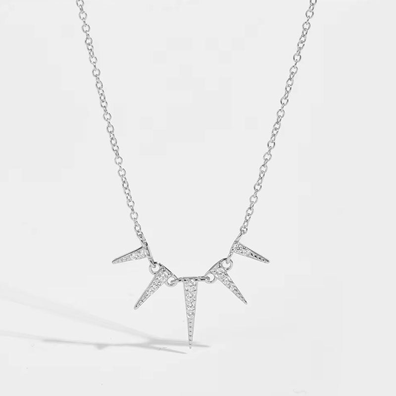 Storm – Necklace with studs