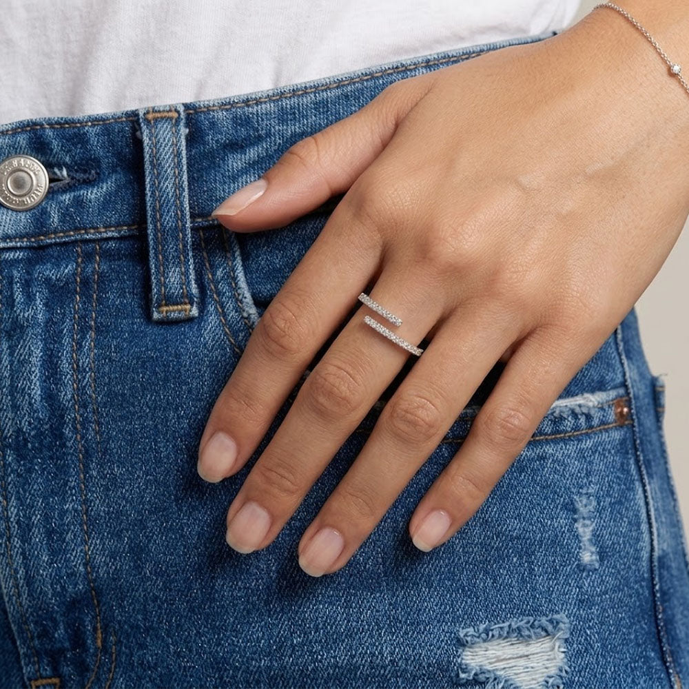 Supreme – Adjustable ring with intertwined front