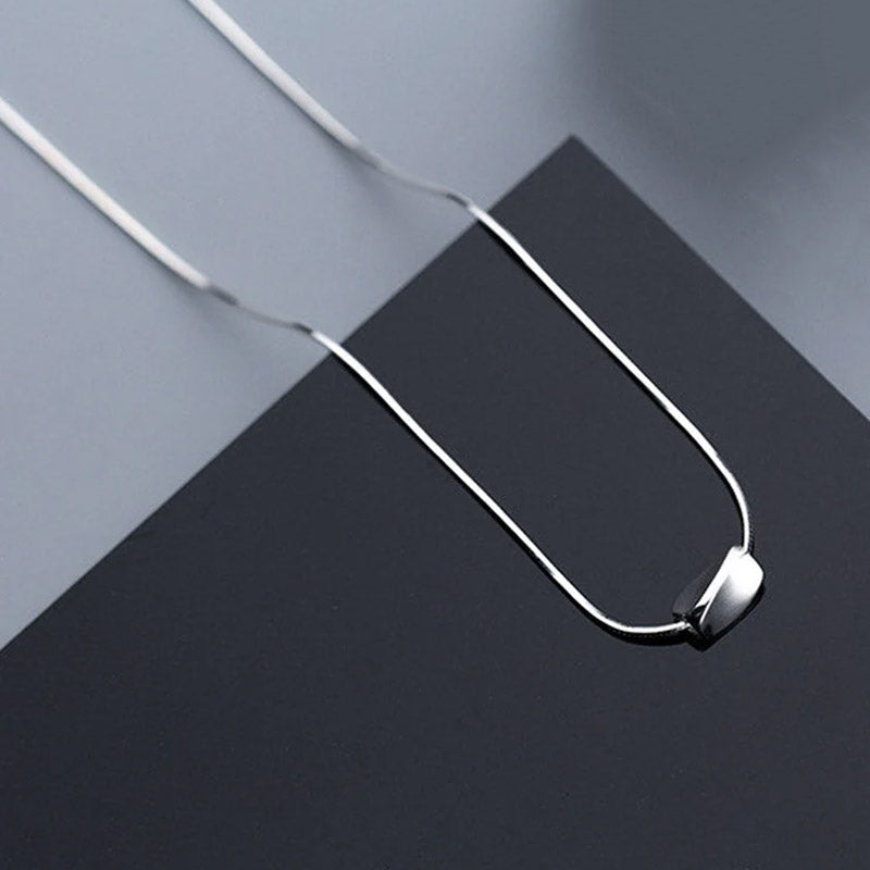 Necklace Twisted Square