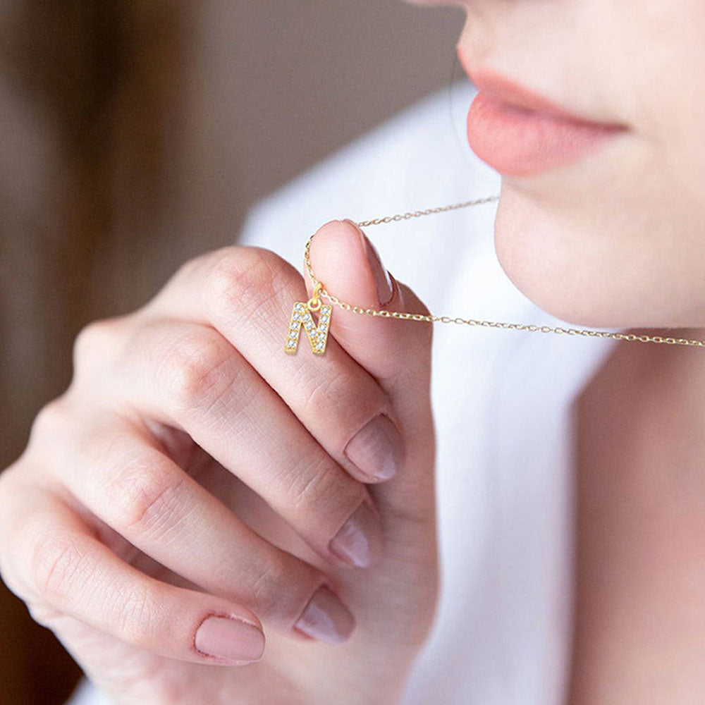 Shine Letter – Necklace with glitter letter pendant