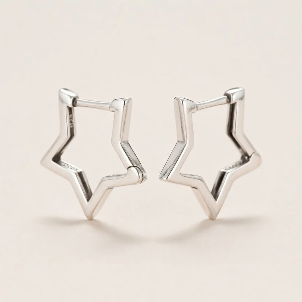 Astra – Earrings with hollow star