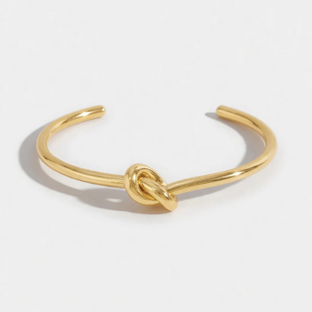 Knot – Cuff bracelet with modern knot design