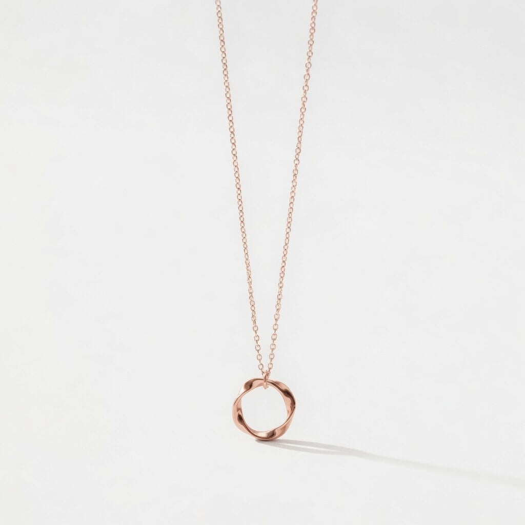 Arwen – Necklace with twisted pendant