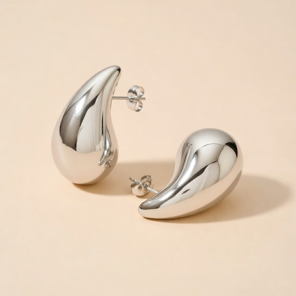 Ebba – Earrings with teardrop shape
