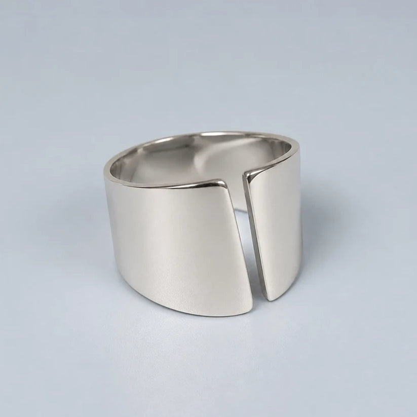 Aprilia – Adjustable ring with elevated front