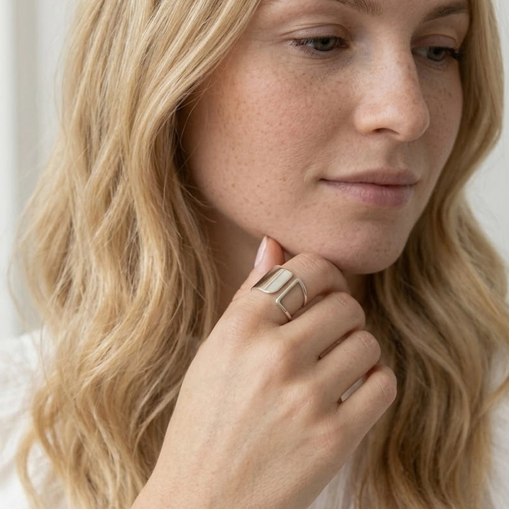 Blanka – Adjustable ring with unique hollow design
