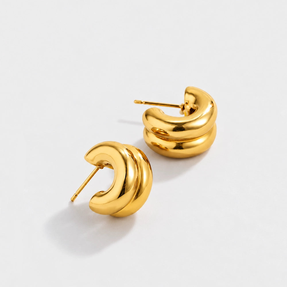Chunky – Bold J-shaped hoops