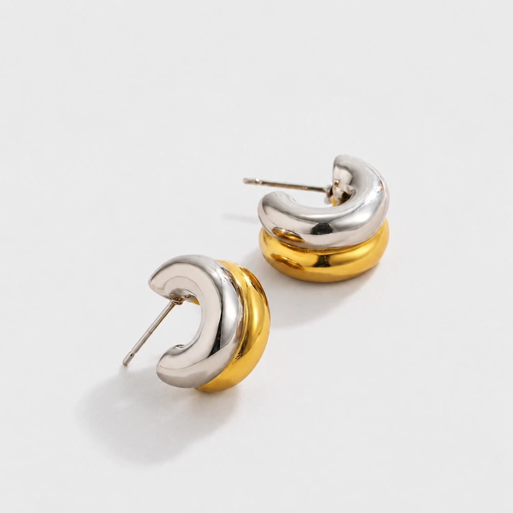 Chunky – Bold J-shaped hoops