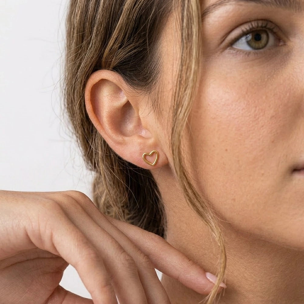 Endless Love – Stud earrings with hollow heart and screw backs