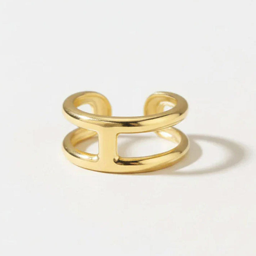 Horizon – Sleek ring with geometric design