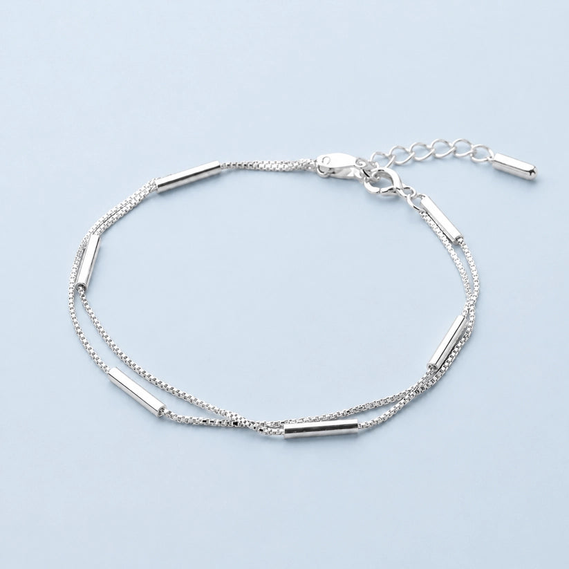 Katy – Bracelet with double chains in a minimalist style