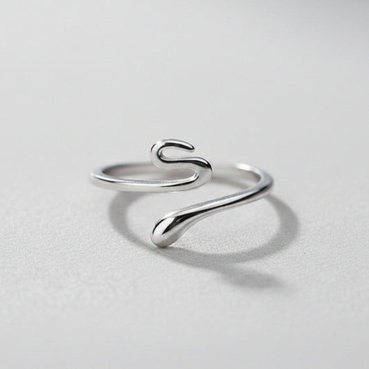 Kira - Verstellbarer Ring mit Schlangenmotiv