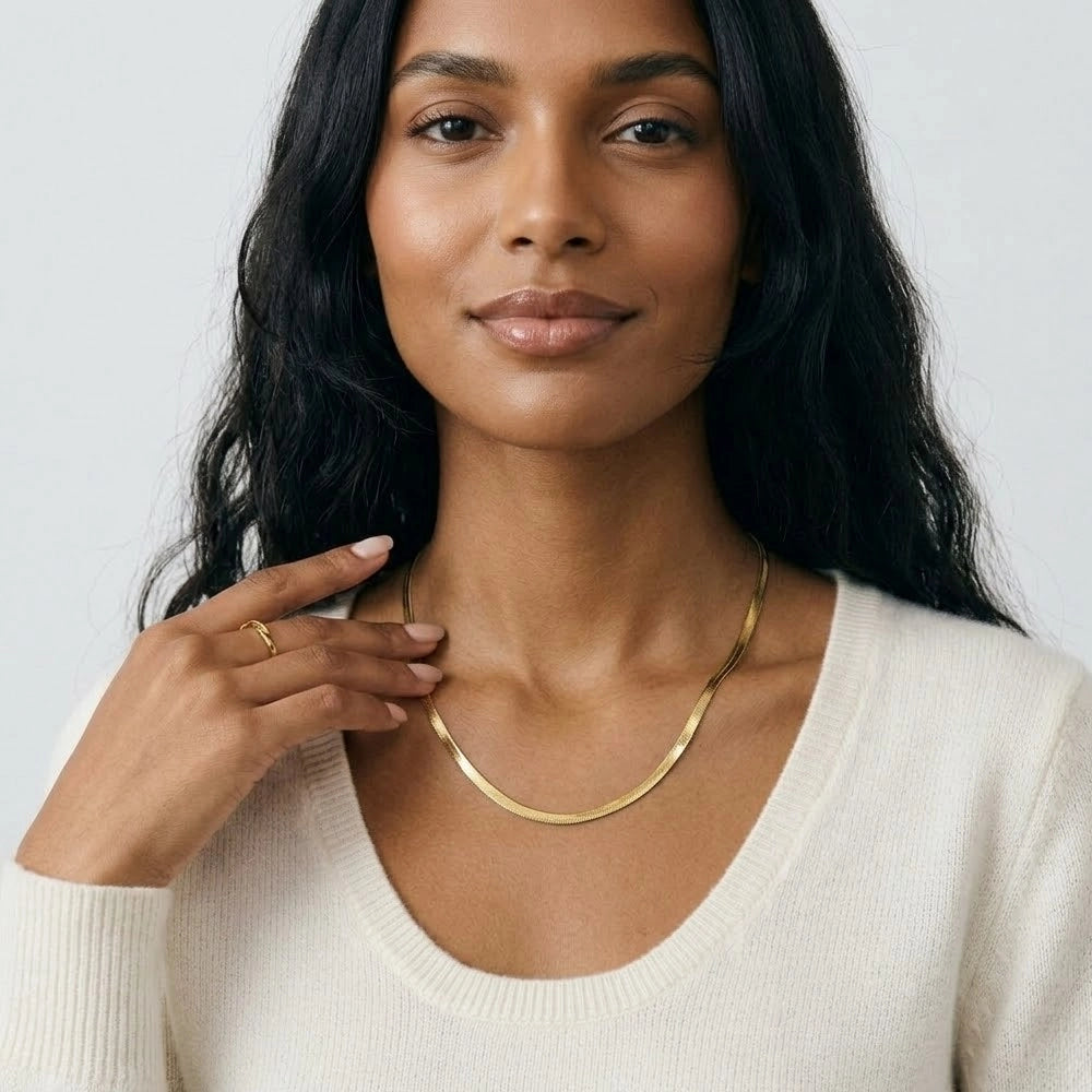 Lindy – Necklace with snake chain
