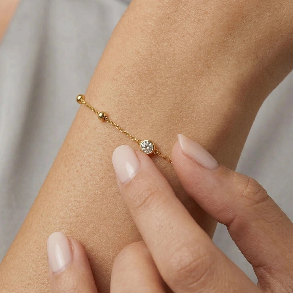 Linnea - Armband mit dünner Kette und zarten Details
