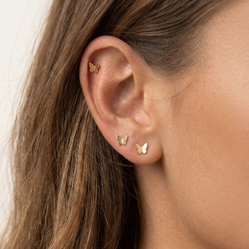 Little Wings – Small stud earrings with butterfly