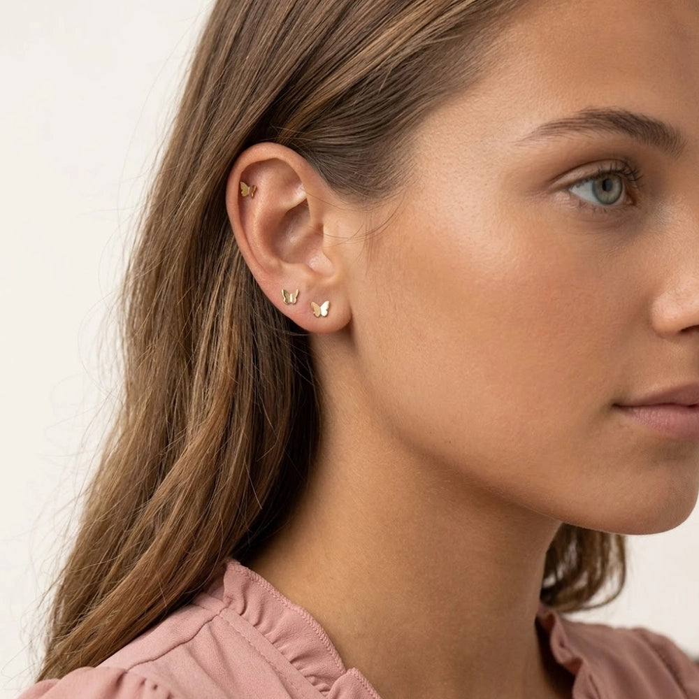 Little Wings – Small stud earrings with butterfly