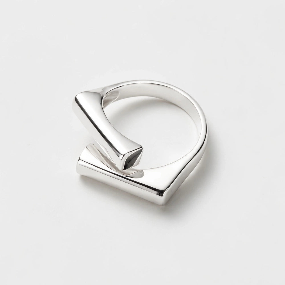 Modest - Verstellbarer Ring mit modernem Design