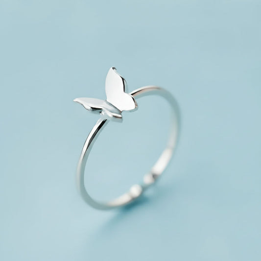 Nelia - Verstellbarer Ring mit Schmetterlingsmotiv