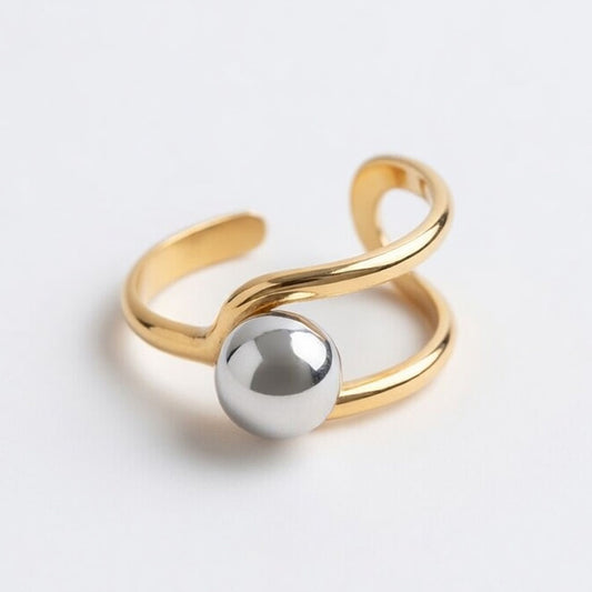 Orbia - Verstellbarer Ring mit geschwungenem Design