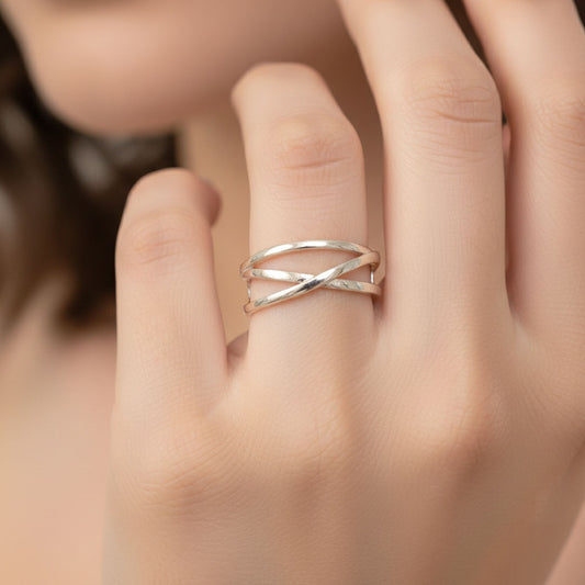 Pure Elegance – Multi-band ring
