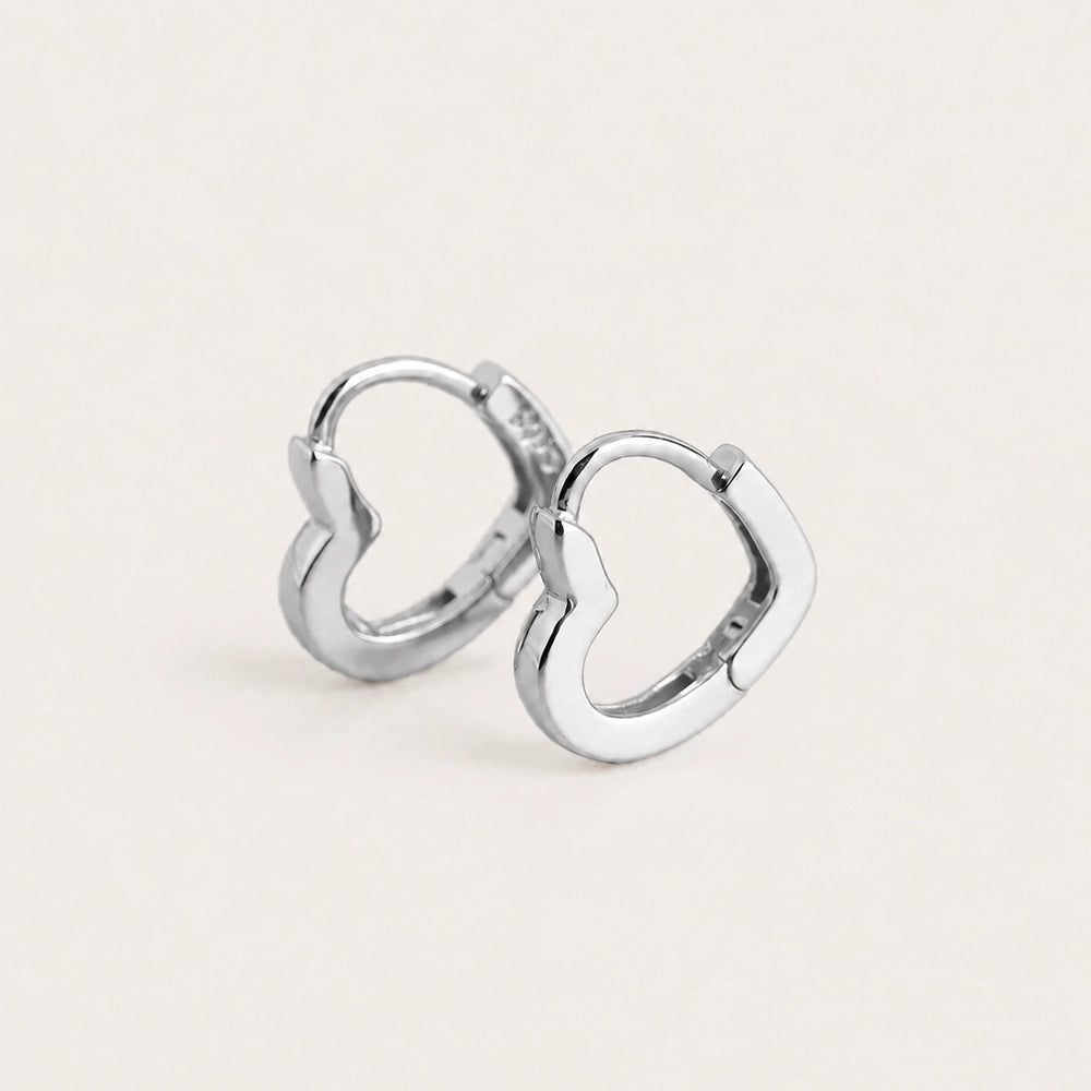 Simple Love – Huggies with hollow heart