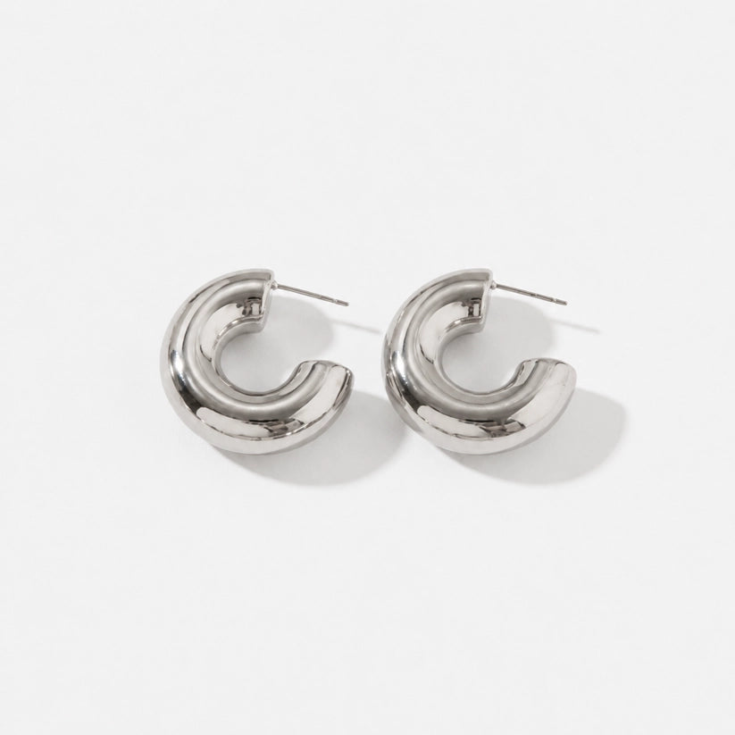 Statement – Bold earrings & ear cuffs