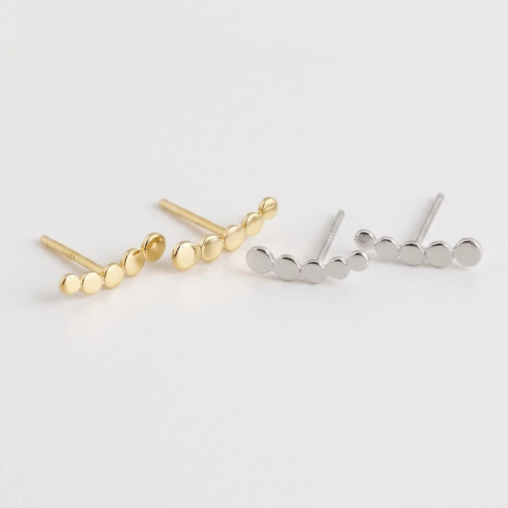 Tara – Stud earrings with interlinked circles
