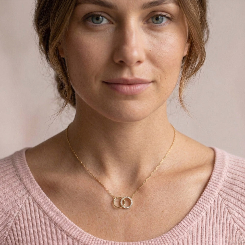 Unity – Necklace with symbolic design