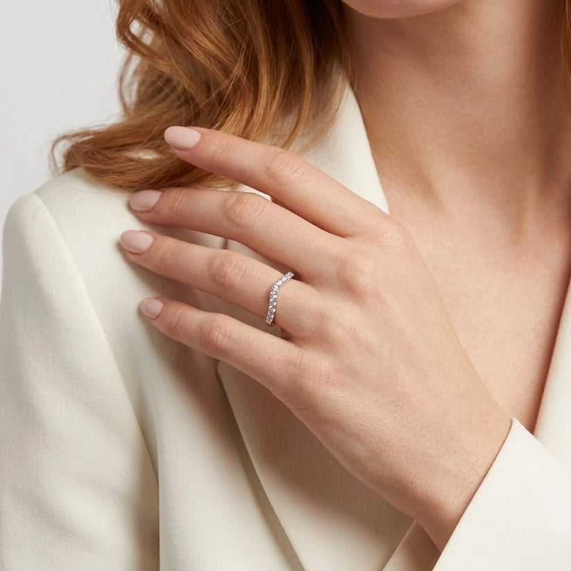 Viva – Moissanite-studded exclusive ring