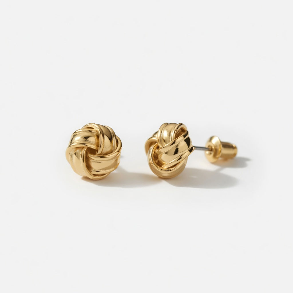 Lyra – Stud earrings with knot detail