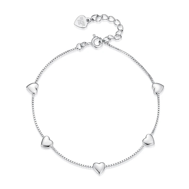 Adoria – Bracelet with hearts along the chain