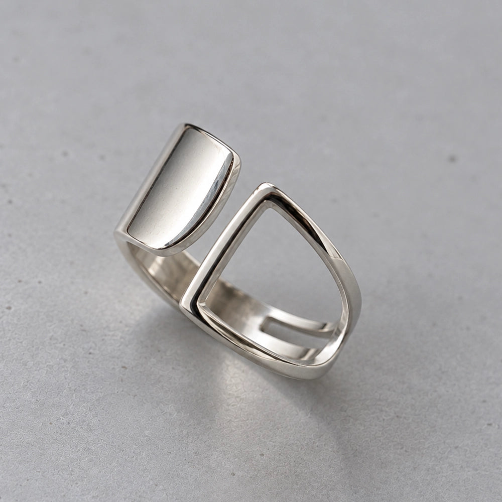 Blanka – Adjustable ring with unique hollow design