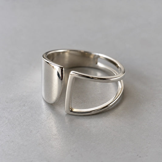 Blanka – Adjustable ring with unique hollow design
