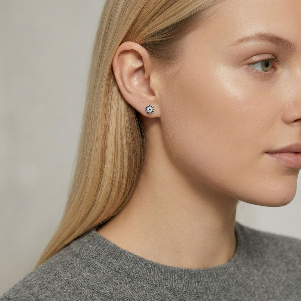 Blue Eyes – Round stud earrings with blue stones
